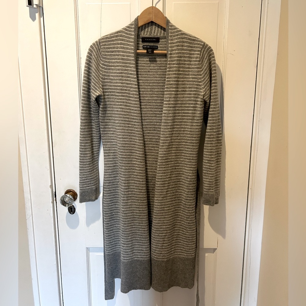 Tahari cashmere sweater robe